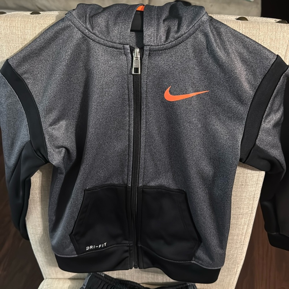 Nike hoodie pants set